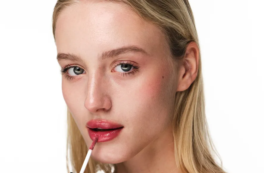 Масло-блеск для губ с оттенком CHERRY